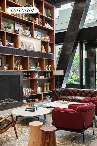 505 W 43rd St Apt 9C, New York City, NY 10036