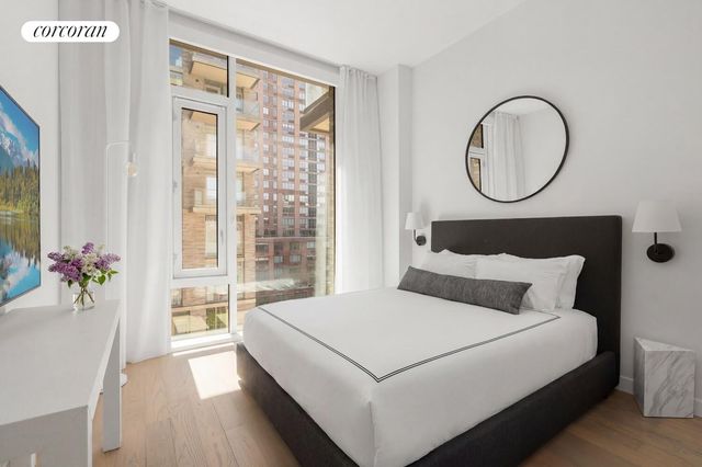 505 W 43rd St Apt 9C, New York City, NY 10036