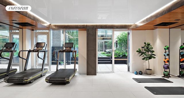 505 W 43rd St Apt 9C, New York City, NY 10036