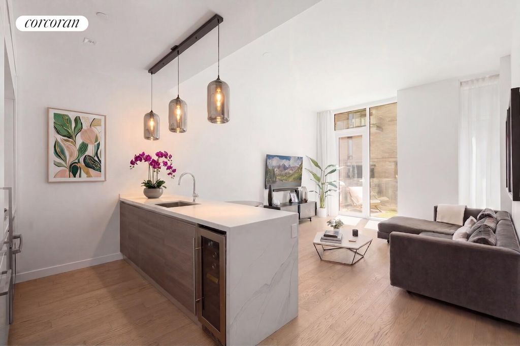 505 W 43rd St Apt 9C, New York City, NY 10036