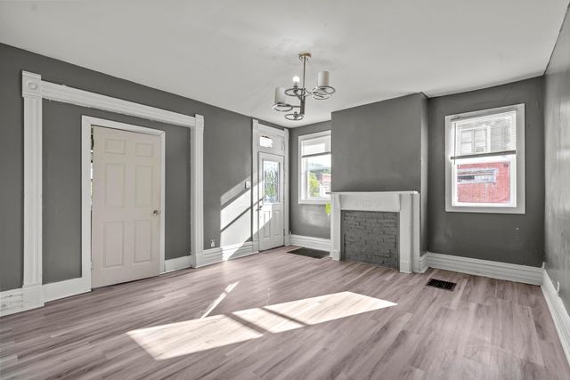 1121 E Livingston Avenue, Columbus, OH 43205