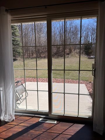 402 Woodside Place, Dixon, IL 61021