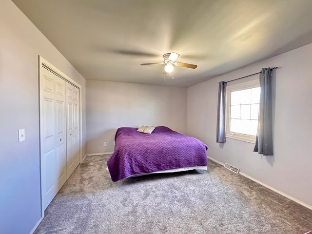 402 Woodside Place, Dixon, IL 61021