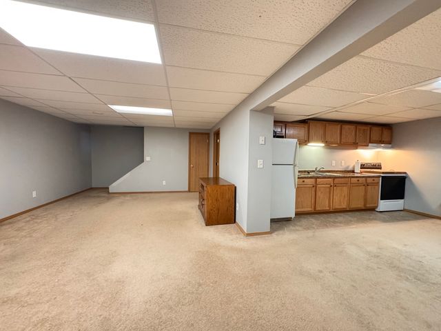 402 Woodside Place, Dixon, IL 61021