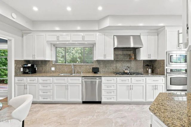 595 Elm Avenue, Sierra Madre, CA 91024