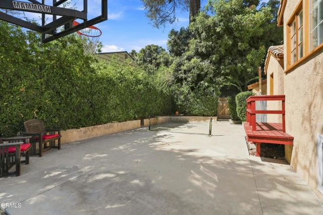 595 Elm Avenue, Sierra Madre, CA 91024