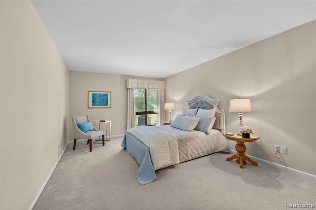 985 Wexford Way 34, Rochester Hills, MI 48307