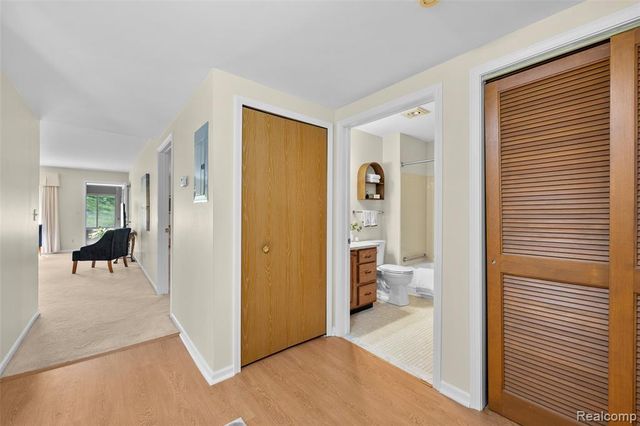 985 Wexford Way 34, Rochester Hills, MI 48307