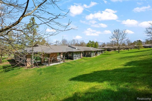 985 Wexford Way 34, Rochester Hills, MI 48307