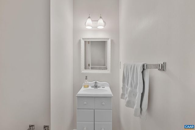1212 CHATHAM RDG, Charlottesville, VA 22901