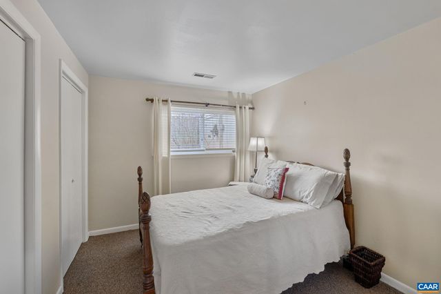1212 CHATHAM RDG, Charlottesville, VA 22901