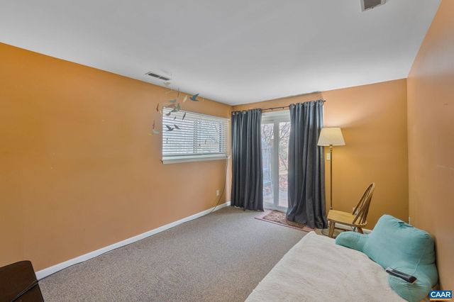 1212 CHATHAM RDG, Charlottesville, VA 22901