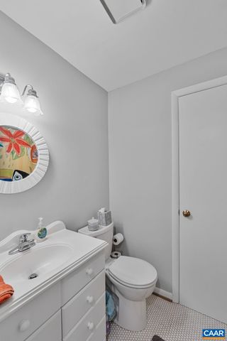 1212 CHATHAM RDG, Charlottesville, VA 22901