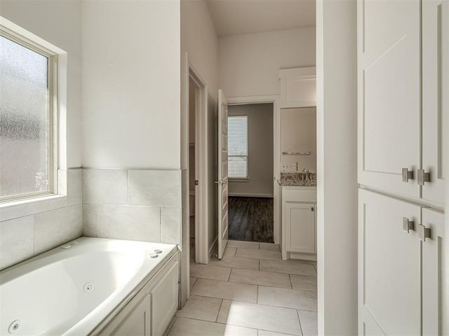 1312 Stone Creek Drive, Norman, OK 73071