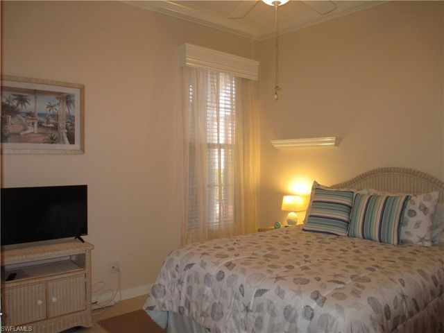 4345 Montalvo CT, Naples, FL 34109