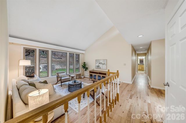 63 Pinecroft Road, Asheville, NC 28804