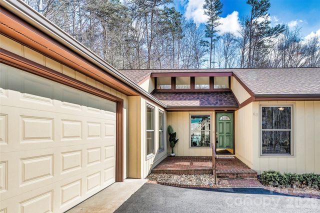 63 Pinecroft Road, Asheville, NC 28804