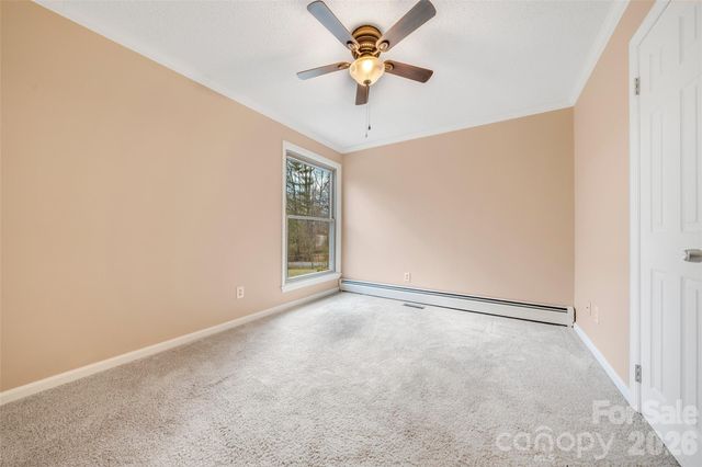 63 Pinecroft Road, Asheville, NC 28804