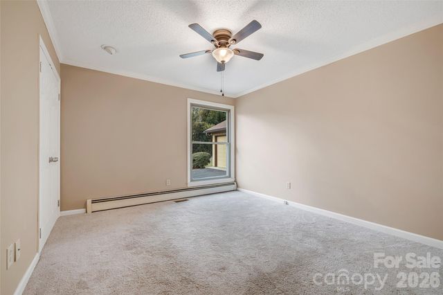 63 Pinecroft Road, Asheville, NC 28804