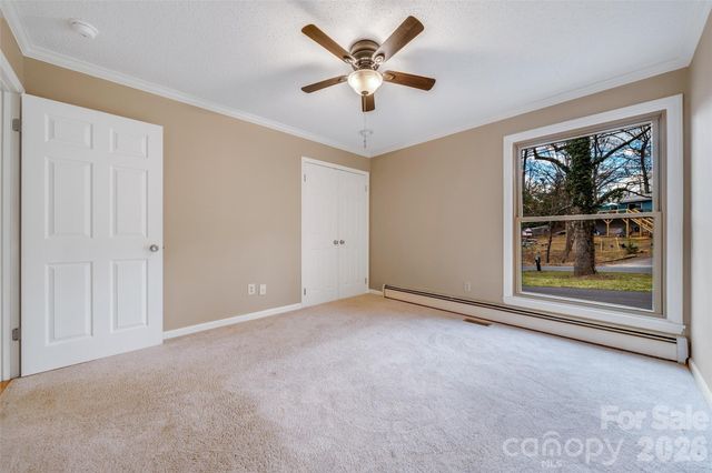 63 Pinecroft Road, Asheville, NC 28804