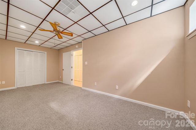 63 Pinecroft Road, Asheville, NC 28804