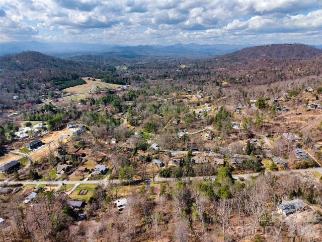 63 Pinecroft Road, Asheville, NC 28804