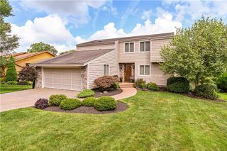 309 Bridlewood Dr, Hempfield Twp, PA 15601