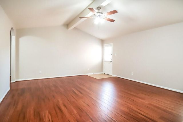 12066 Quartersawn Lane, Pinehurst, TX 77362