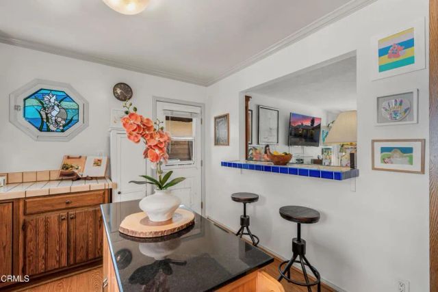 17448 Keswick Street, Northridge, CA 91325