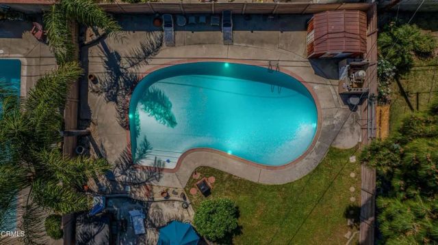 17448 Keswick Street, Northridge, CA 91325