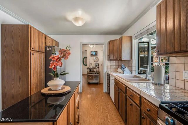 17448 Keswick Street, Northridge, CA 91325