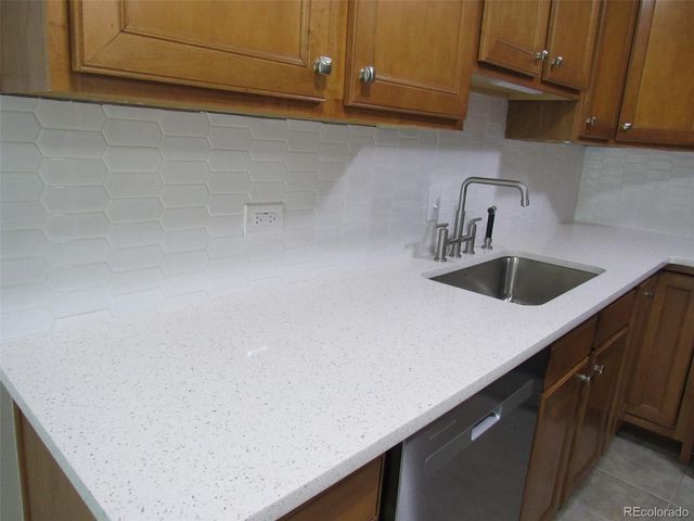 725 S Clinton Street 11A, Denver, CO 80247