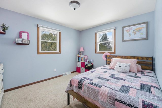 1003 CEDAR STREET, Little Chute, WI 54140