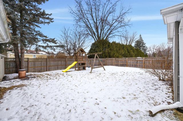 1003 CEDAR STREET, Little Chute, WI 54140