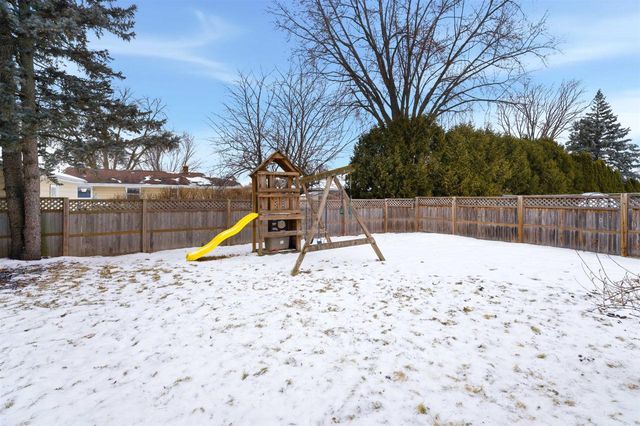 1003 CEDAR STREET, Little Chute, WI 54140