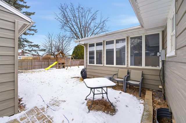 1003 CEDAR STREET, Little Chute, WI 54140