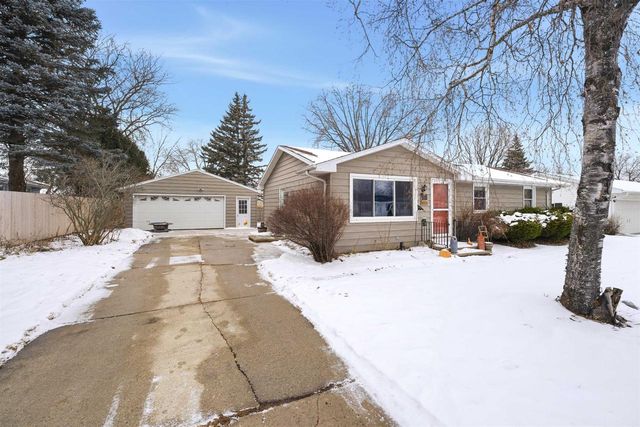 1003 CEDAR STREET, Little Chute, WI 54140