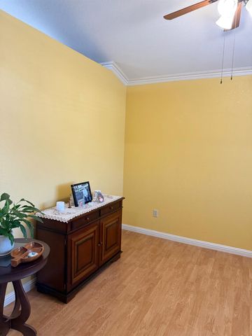 2125 Gutherie St, Modesto, CA 95358