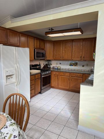 2125 Gutherie St, Modesto, CA 95358