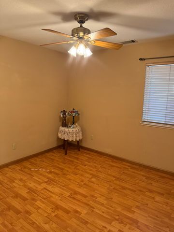 2125 Gutherie St, Modesto, CA 95358