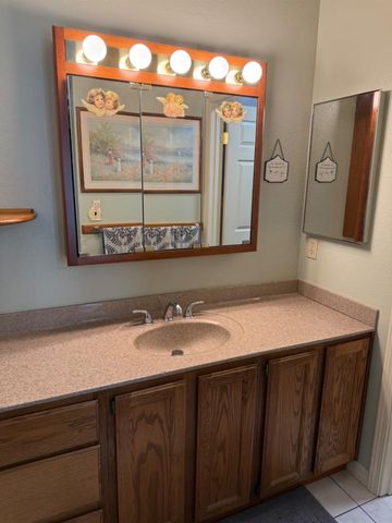 2125 Gutherie St, Modesto, CA 95358