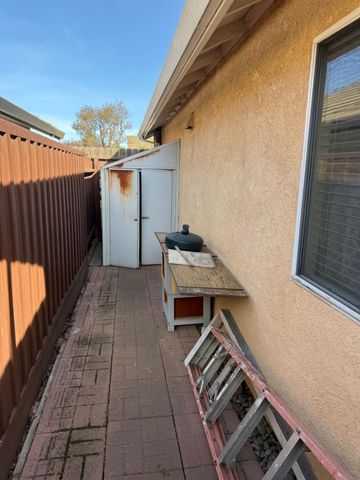 2125 Gutherie St, Modesto, CA 95358