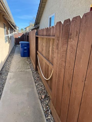 2125 Gutherie St, Modesto, CA 95358