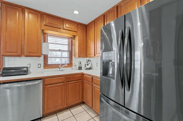 1000 N El Paso Dr, Derby, KS 67037