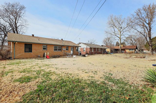 1000 N El Paso Dr, Derby, KS 67037