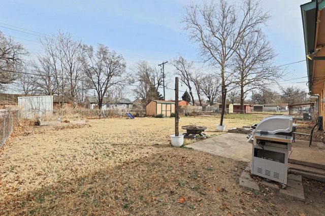 1000 N El Paso Dr, Derby, KS 67037