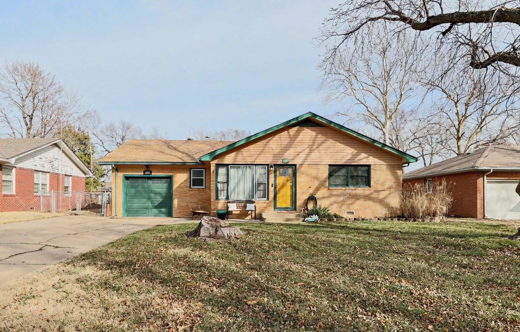 1000 N El Paso Dr, Derby, KS 67037