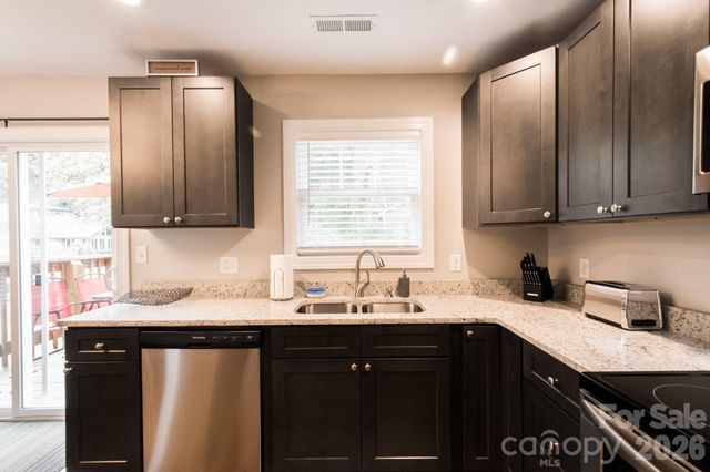 305 Jenna Clare Lane, Asheville, NC 28803
