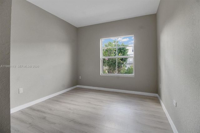 552 NE 5th Way, Florida City, FL 33034