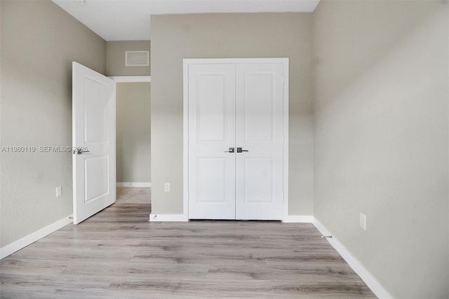 552 NE 5th Way, Florida City, FL 33034